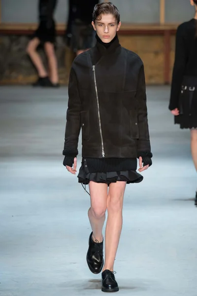 Look 17